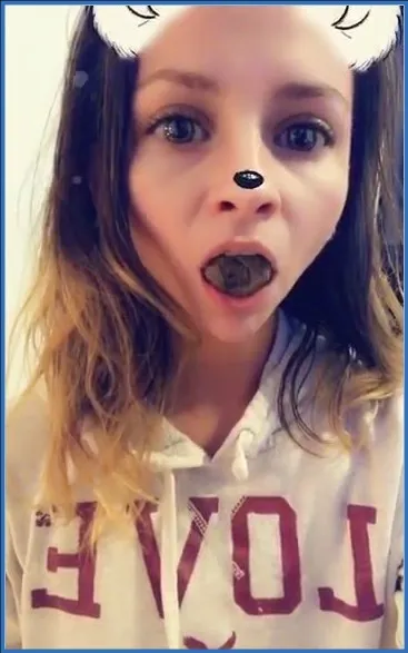 LilbuttLex leker med analkjede og tar den ass to mouth - scat video