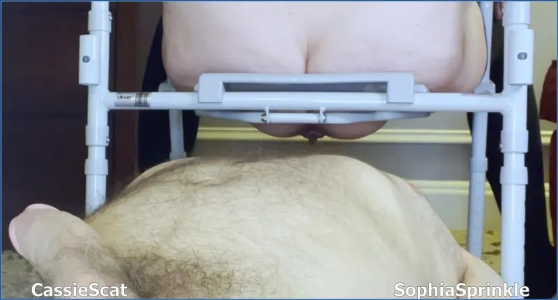 Sophia Sprinkle og en dame til mater sulten slave med kaviar - scat video