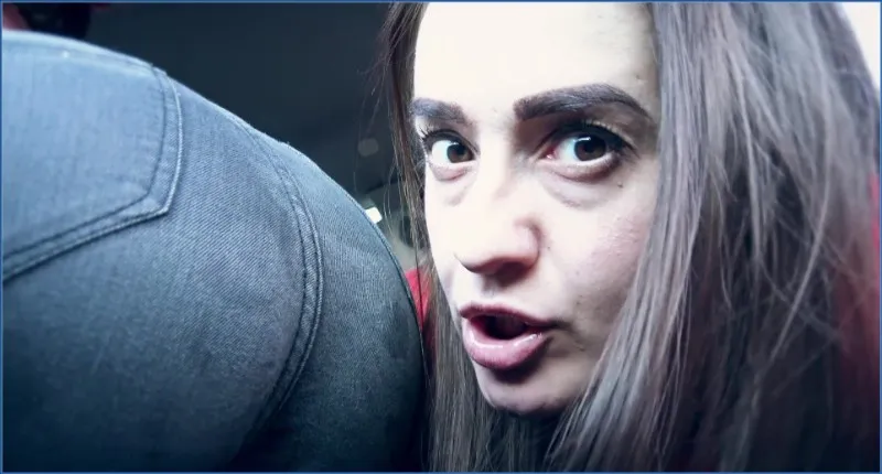 HotDirtyIvone og venninnen bruker bilen som kaviar-lekeplass - scat video