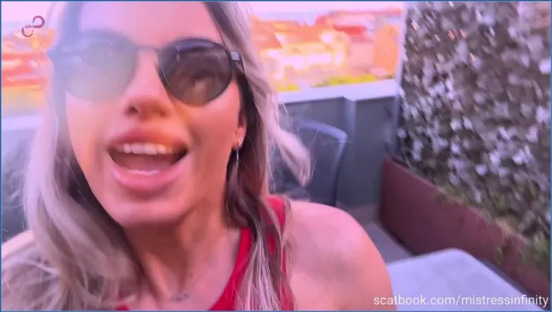 Miss Infinity gir slaven sin en streng avføring-leksjon - scat video