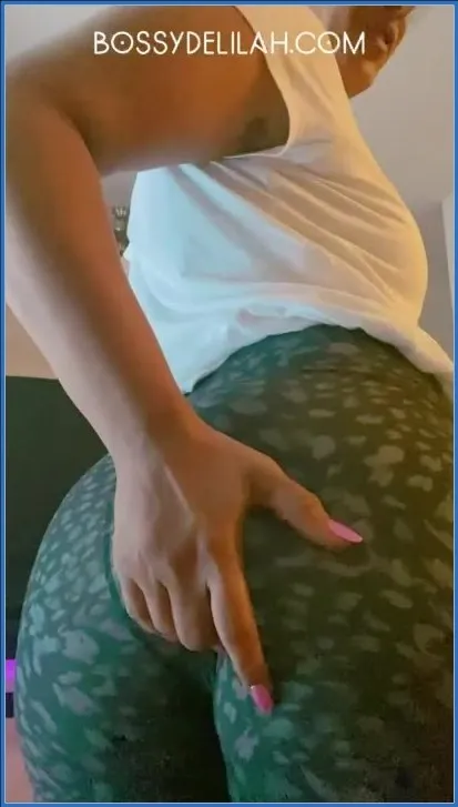 Dominatrix Delilah belønner paypig Steven med hennes promp - scat video