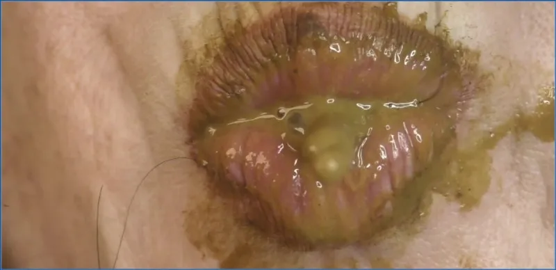 Dirtygardengirl som Shit Mistress - tett på og skitten i POV - scat video