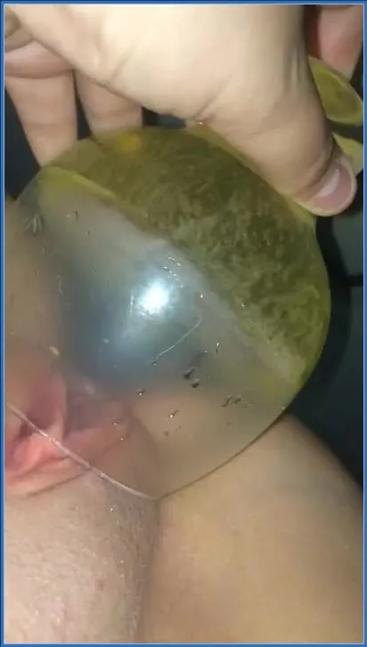 Filthy Skye smører kaviar og viser åpent gaping med store pupper - scat video