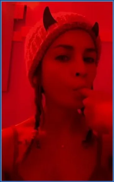 LilbuttLex leker med golfball i rompa og ass to mouth - scat video