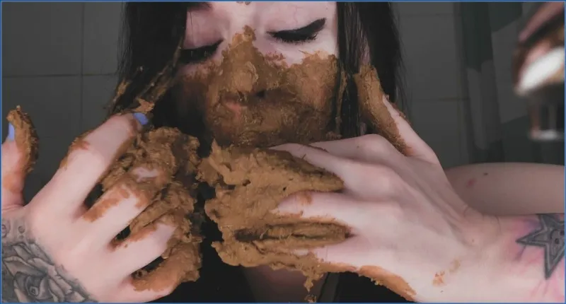 DirtyBetty leker gærent baby og smører seg med kaviar - scat video