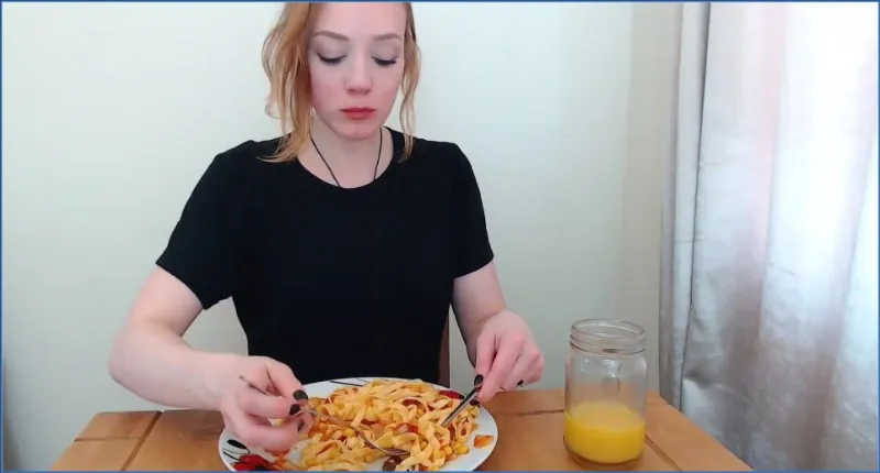 Spankmepink spiser godt og presser ut fersk kaviar - scat video