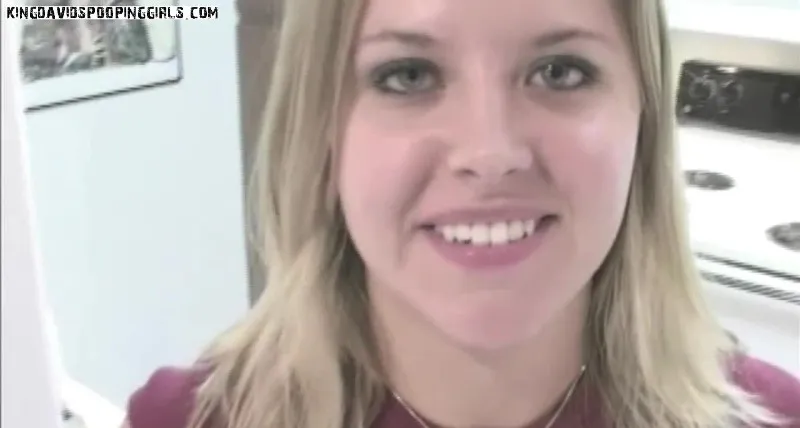 Alina presser ut en tykk, sunn haug i Paris - scat video